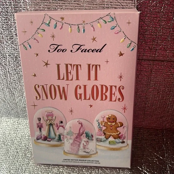 Too Faced Let it Snow Globes Set